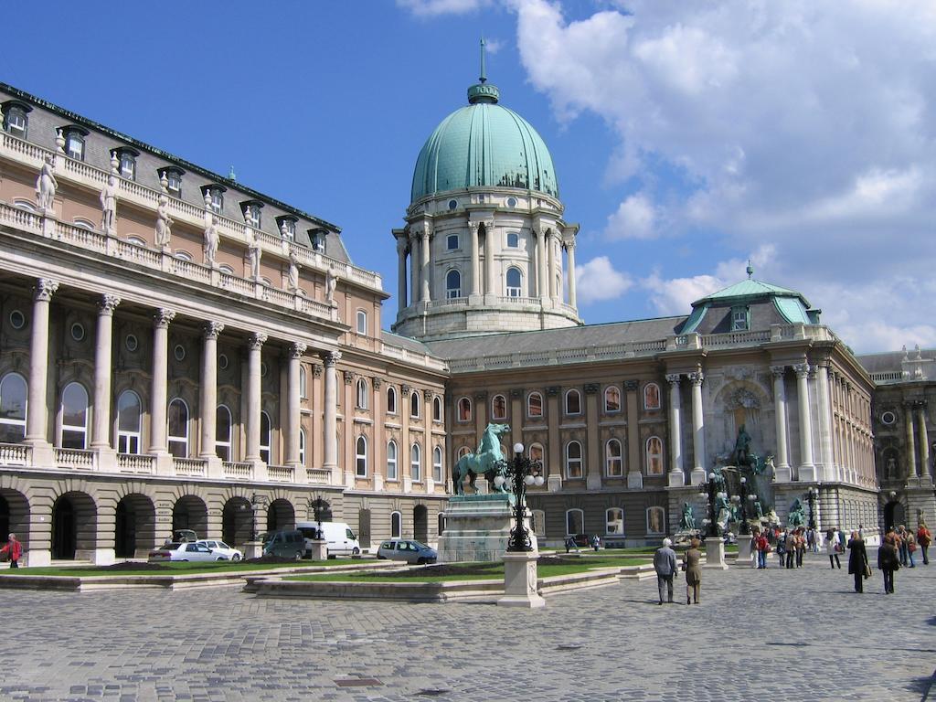Attila Hotel Budapest Exterior photo