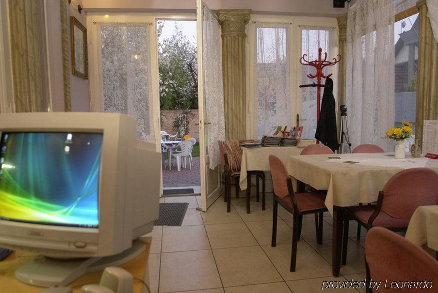 Attila Hotel Budapest Restaurant photo